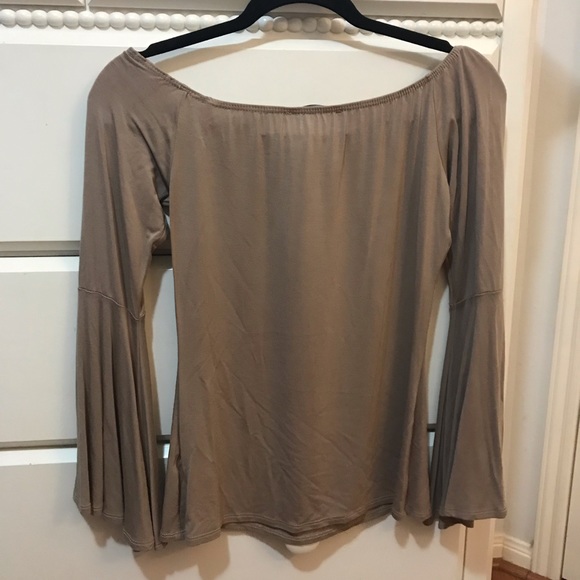 Lulu’s Off The shoulder Top in Taupe - Picture 4 of 4